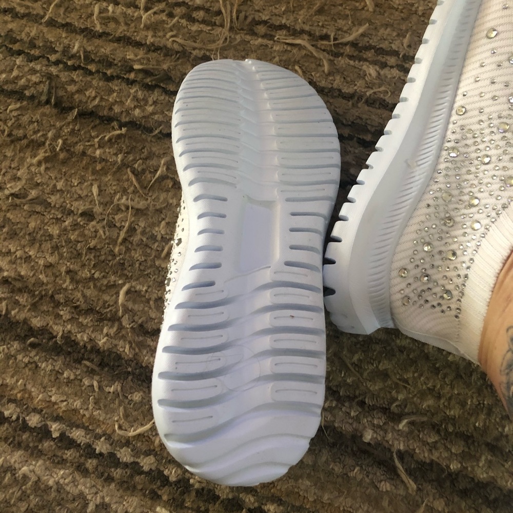 Shoes - Picture 5 of 5